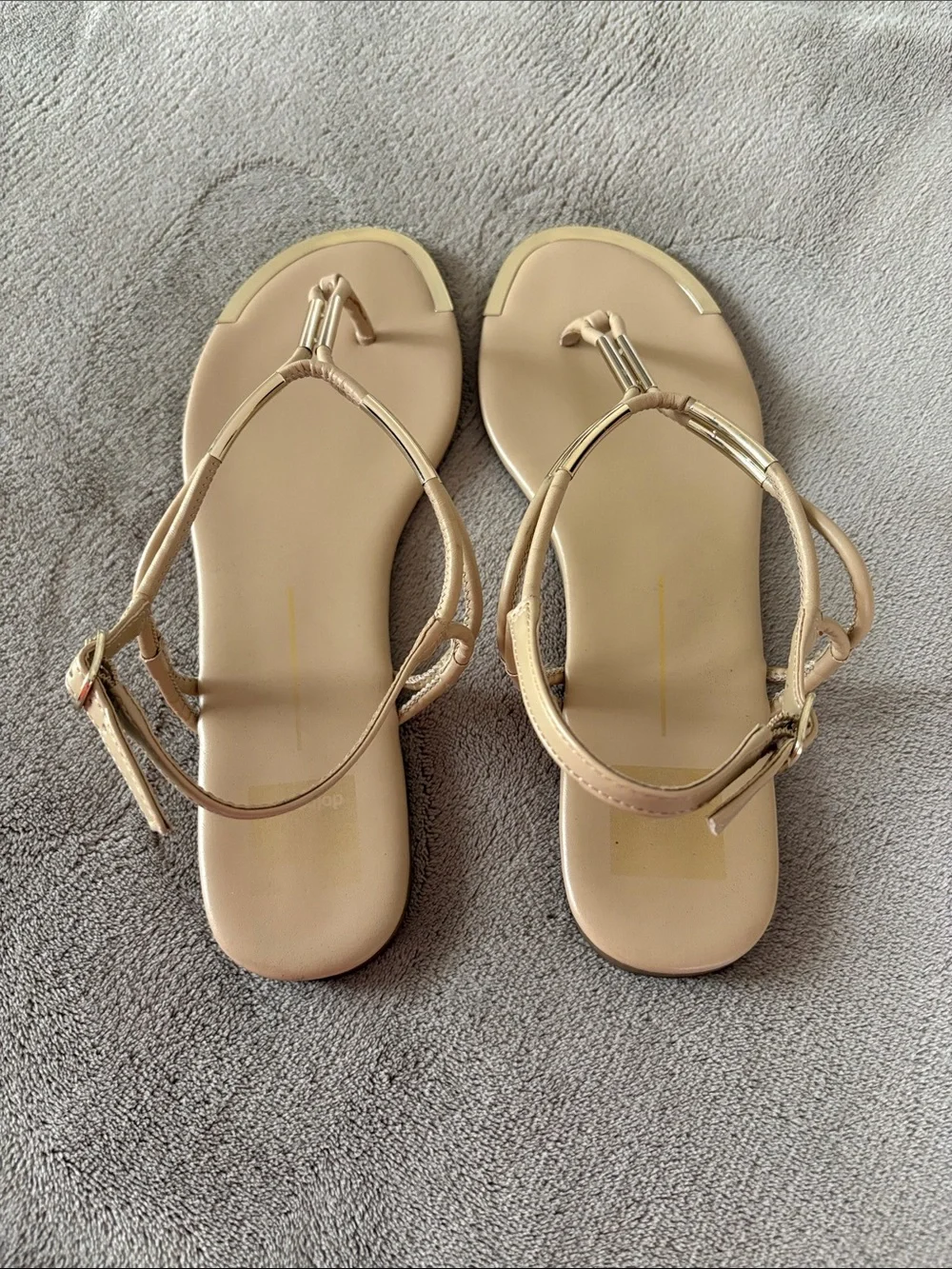 Dolce Vita Nude Neutral T-Strap Flat Sandals with Gold Metallic Accents size 9
